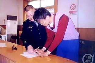 天空体育：埃因霍温接触曼联，希望签下22岁边锋佩利斯特里